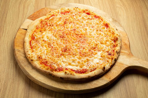 Cheese & Tomato Pizza