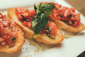 Garlic Bread with Tomato Base